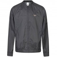 Reebok Classics Men Golf Jacket GV3450: Цвет: https://www.sportspar.com/reebok-classics-men-golf-jacket-gv3450
Brand: Reebok Material: 100% polyester (recycled) Brand logo on the left chest short stand-up collar full zip two open side pockets raglan sleeves elastic cuffs and hem regular fit pleasant wearing comfort NEW, with tags &amp; original packaging