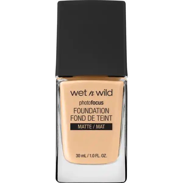 wet n wild Photo Focus Foundation Soft Beige: Цвет: Produktbeschreibung und details Diese Foundation ist mit einem speziellen matten und lichtstreuenden Komplex versehen um deine Haut perfekt aussehen zu lassen  ganz ohne Filter Erprobt unter sieben verschiedenen Belichtungen mit und ohne Blitz Das Resultat eine Foundation mit einem perfekten FotoFinish ohne Flashbacks Kontaktdaten embb EMPEAK MARKWINS BEAUTY BRANDS GmbH Ludwigstr   Mnchen UrsprungslandHerkunftsort USA Anwendung und Gebrauch Kann direkt mit den Fingern oder einem entsprechenden Makeup Tool aufgetragen werden Inhaltsstoffe Isododecane Cyclopentasiloxane Mica Dimethicone WaterAqua Glycerin Cyclohexasiloxane Butylene Glycol PEG Dimethicone Disteardimonium Hectorite Adipic AcidNeopentyl Glycol Crosspolymer Caprylyl Glycol Silica Sodium Chloride Sorbitan Sesq
https://www.rossmann.de/de/make-up-wet-n-wild-photo-focus-foundation-soft-beige/p/4049775536532