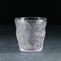 Стакан стеклянный Доляна «Айс», 300 мл, 9?9,2 см: Цвет: Посуда из стекла отличается практичностью и эффектным внешним видом. Стеклянный стакан удачно дополнит интерьер и станет необходимым предметом на каждый день.<b>Достоинства:</b>стойкое к сколам и царапинам стекло,классический дизайн,лёгкость мытья.</li></ul>Рекомендуется избегать падений и применения высокоабразивных моющих средств.
: Доляна
: Китай
