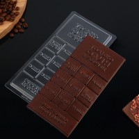 Форма для шоколада «Кусочек счастья», 22 х 11 см: Цвет: Благодаря формам для шоколада, можно создавать уникальные кондитерские изделия, не затрачивая массу времени на их приготовление.Для того чтобы сделать плитку шоколада:<ol> <li>Залейте растопленный шоколад в форму.</li> <li>Встряхните или постучите по форме, чтобы избавиться от излишков воздуха.</li> <li>Уберите шоколад на время в холодильник.</li></ol>Ваш шоколад готов! По желанию можно украсить рельефные части пищевым глиттером.ДополнительноРазмер ячейки — 20?9?0,7 см.
: KONFINETTA
: Китай
