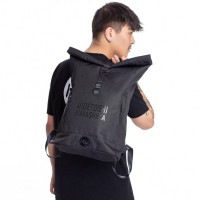 HIDETOSHI WAKASHIMA "Kawaguchi" Rolltop Backpack black: Цвет: Brand: HIDETOSHI WAKASHIMA Brand lettering and logo on the front Material: 100% polyester Lining: 100% polyester Dimensions (WxHxD): approx. 39 x 58.5 x 13 cm Volume: approx. 29.5 liters comfortable roll-top Backpack with flexible capacity with rollable flap and hook closure, with adjustable webbing and four loops for hooking Height adjustable from 44 cm to 47 cm Large top load opening for easy filling a spacious main compartment with a padded laptop compartment two front compartments with vertical zippers open slide-in compartment on both sides Padded back with stabilizing seams Equipped with easy-care and wipeable lining adjustable shoulder straps with padding reinforced floor a carrying handle pleasant wearing comfort NEW, with label &amp; original packaging
https://www.sportspar.com/hidetoshi-wakashima-kawaguchi-rolltop-backpack-black