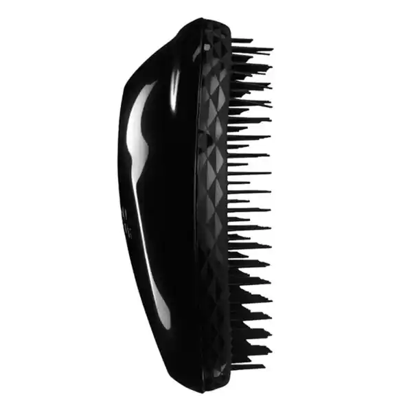 Tangle® Teezer The Original Hairbrush: Цвет: Produktbeschreibung und details Geniee SalonFeeling im heimischen Badezimmer Die von Starcolorist Shaun P entwickelte patentierte Tangle Teezer Original Black Panther ist die professionelle Brste zum Entknoten von Haaren und eine Revolution in Sachen Haar und Bartpflege Die unterschiedlich langen flexiblen Borsten entwirren nasses und trockenes Haar in Sekundenschnelle und entknoten dabei komplett schmerzfrei Das macht den Tangle Teezer Original aus hochwertigem Kunststoff auch zum neuen besten Badezimmerfreund fr Kinder Knoten und Trnen gehren mit dieser innovativen Haarbrste der Vergangenheit an Und nicht nur das  Tangle Teezer schtzt das Haar vor Spliss und Haarbruch und verleiht natrlichen Glanz Get your Tangle Teezer  get your YEAH HAIR Kontaktdaten Tangle Teezer Ltd st and nd Floor  Stockwell Road London SW SL UK wwwtangleteezercom UrsprungslandHerkunftsort UK
https://www.rossmann.de/de/pflege-und-duft-tangle-teezer-the-original-hairbrush/p/5060173370015