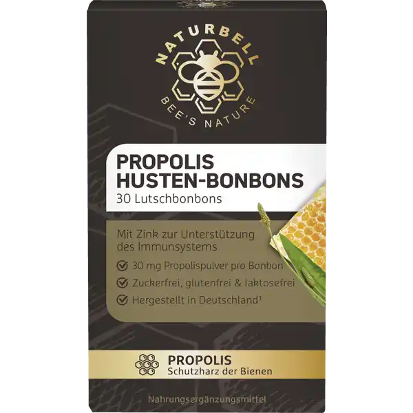 Naturbell Propolis Husten-Bonbons: Цвет: Produktbeschreibung und details Trockene Heizungsluft und erkltungsstarke Monate verlangen unserem Immunsystem viel ab Komme gut durch die kalte Jahreszeit mit unseren Naturbell Propolis HustenBonbons Durch das enthaltene Zink wird deine Immunabwehr untersttzt und der HonigOrangengeschmack hinterlsst ein wohltuendes Gefhl in deinem Hals und Rachen Naturbell Propolis HustenBonbons enthalten  mg Propolispulver pro Bonbon und tragen mit Zink zu einer normalen Funktion des Immunsystems beiDie Bonbons sind zuckerfrei und enthalten ausschlielich natrliche Aromen von Honig und Orange Menthol und SpitzwegerichExtrakt runden die Rezeptur abPropolis ist das wertvolle Schutzharz der Honigbienen Es besteht aus ber  verschiedenen Naturstoffen die in ihrer einmaligen Zusammensetzung den Bienenstock vor ueren Einflssen schtzen Propolis wird seit Jahrhunderten auch vom Menschen sehr geschtzt mit Zink zur Untersttzung des Immunsystems  mg PropolisPulver pro Bonbon zuckerfrei glutenfrei ampamp laktosefrei wohltuendes Gefhl im Hals und Rachen Lebensmittelunternehmer Name Districon GmbH Adresse Standort Bielefeld Heidsieker Heide  D Bielefeld wwwnaturbellde UrsprungslandHerkunftsort Deutschland Propolispulver aus NichtEU Rechtlich vorgeschriebene Produktbezeichnung Nahrungsergnzungsmittel mit Zink und Propolis Mit Sungsmittel Zutaten Sungsmittel Isomalt Propolispulver  Suerungsmittel Citronensure SpitzwegerichExtrakt Zinkgluconat frbende Lebensmittel Rote BeteSaftkonzentrat Saflorextrakt Aromen Nhrwerte Durchschnittliche Nhrwertangaben pro  Portion pro  Portion  Lutschbonbon  Lutschbonbons NRV NRV Zink  mg    mg   Anwendung und Gebrauch Erwachsene und Kinder ber  Jahren lassen tglich  Lutschbonbons langsam im Mund zergehen Gebrauch Aufbewahrung und Verwendung Aufbewahrungs und Verwendungsbedingungen Bewahren Sie dieses Produkt auerhalb der Reichweichte von Kindern auf Unter C trocken und vor Licht geschtzt aufbewahren Warnhinweise und wichtige Hinweise Warnhinweise Personen mit Allergien gegen Bienenprodukte oder Bienenstiche sollten das Produkt nicht einnehmen Dieses Nahrungsergnzungsmittel ist kein Ersatz fr eine ausgewogene und abwechslungsreiche Ernhrung und eine gesunde Lebensweise Die angegebene empfohlene tgliche Verzehrmenge nicht berschreiten Mit Sungsmittel Kann bei bermigem Verzehr abfhrend wirken
https://www.rossmann.de/de/gesundheit-naturbell-propolis-husten-bonbons/p/4036581550302