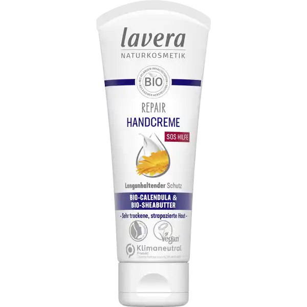 lavera Repair Handcreme: Цвет: Produktbeschreibung und details Erlebe das lavera Gefhl geschmeidig weicher Hnde Die schtzende Formel mit BioCalendula und BioSheabutter gibt deinen beanspruchten Hnden sofort das Gefhl reichhaltiger intensiver Pflege SOS Hilfe fr beanspruchte Hnde lindert sofort Spannungsgefhle langanhaltender Schutz fr sehr trockene strapazierte Haut vegan hergestellt in Deutschland ohne Mikroplastik   zertifizierte Naturkosmetik BioCalendula ist als Heilpflanze bekannt und wirkt beruhigend auf die Haut BioSheabutter wird auf Grund intensiv pflegender Eigenschaften in unseren Produkten fr trockene Haut eingesetzt Ihr Versprechen biologisch abbaubare Rezepturen ohne Mineralle und ohne knstliche Duft Farb und Konservierungsstoffe zertifiziert nach dem strengen unabhngigen NATRUE Naturkosmetikstandard Vertrglichkeit dermatologisch besttigt klimaneutrale Produkte Kunststoff dieser Tube inkl Verschluss aus   recyceltem Material nach PETAKriterien zertifiziert exklusive Naturkompositionen aus der laveraForschung mit dem Besten aus der Natur  gem EUKosmetik VO  ClimatePartnercom Kontaktdaten Laverana GmbH ampamp Co KG D Wennigsen wwwlaverade Testurteile Qualittssiegel ampamp Verbandszeichen Inhaltsstoffe Water Aqua Glycerin Cetearyl Alcohol Cocos Nucifera Coconut Oil Butyrospermum Parkii Shea Oil Dicaprylyl Ether Aloe Barbadensis Leaf Juice Stearic Acid Palmitic Acid Butyrospermum Parkii Shea Butter Hamamelis Virginiana Witch Hazel Leaf Extract Calendula Officinalis Flower Extract Glycine Soja Soybean Oil Sodium Cetearyl Sulfate Levulinic Acid Alcohol denat Sodium Levulinate Sodium Anisate Tocopherol Helianthus Annuus Sunflower Seed Oil Sodium Hydroxide Sodium Sulfate Ascorbyl Palmitate Hydrogenated Palm Glycerides Sodium Chloride Hydrogenated Lecithin Brassica Campestris Rapeseed Sterols Fragrance Parfum Linalool Limonene Benzyl Salicylate Geraniol Citral Citronellol Benzyl Alcohol  ingredients from certified organic agriculture  from natural essential oils
https://www.rossmann.de/de/pflege-und-duft-lavera-repair-handcreme/p/4021457645084