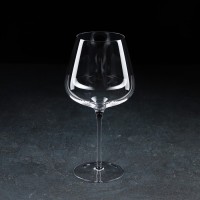 Бокал стеклянный для вина Magistro «Анси», 780 мл, 11?23,5 см: Цвет: Бокал для вина «Анси» на длинной изящной ножке изготовлен из качественного стекла. Большая по объему форма бокала дает вину необходимое пространство, позволяя ему максимально раскрыть свои нотки и вкус. Чаша расширяется, а затем сужается кверху, позволяя раскрыть самые тонкие оттенки.</p>Можно мыть в посудомоечной машине.</p>
: Magistro
: Китай
