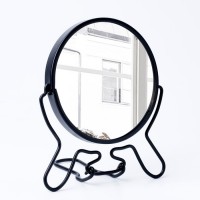 Зеркало настольное - подвесное «Круг», двустороннее, с увеличением, d зеркальной поверхности 9 см, цвет чёрный: 