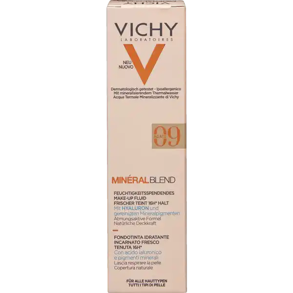 VICHY MINRALBLEND feuchtigkeitsspendendes MakeupFluid  agate: Цвет: Produktbeschreibung und details MINRALBLEND ist das erste ultraleichte MakeupFluid das die Haut intensiv mit Feuchtigkeit versorgt Unebenheiten ausgleicht und so einen frischen Teint schenkt Die atmungsaktive Formel sorgt fr eine gepflegte frische Haut Das MinralblendFluid besitzt eine hautverbessernde MakeupFormel mit pflegenden Inhaltsstoffen wie das VICHY Thermalwasser Hyaluron und Mineralpigmenten Es versorgt die Haut mit Feuchtigkeit und zaubert gleichzeitig einen ebenmigen Teint Die Makeup Textur verschmilzt beim Auftragen sofort mit der Haut Dabei ist das Makeup Fluid atmungsaktiv und schenkt  Stunden lang einen natrlich strahlenden Teint Tag fr Tag wirkt die Haut so frischer Fr ein natrlich strahlendes Ergebnis fr alle Hauttypen mittlere Deckkraft feuchtigkeitsspendend wie eine Pflege hypoallergen nichtkomedogen dermatologisch getestet fr empfindliche Haut geeignet Kontaktdaten VICHY CAICAF  Vichy France TSA   ST OUEN CEDEX FR wwwvichycom UrsprungslandHerkunftsort Frankreich Anwendung und Gebrauch Tragen Sie das Minralblend MakeupFluid fr einen frischen Teint tglich auf die gereinigte Haut auf Schritt   Richtig dosieren Eine kleine Menge der Minralblend MakeupFoundation auf den Handrcken auftragen Mithilfe eines Beauty Blenders MakeupPinsels oder den Fingerspitzen das Fluid aufnehmen Schritt   Auftragen Das Makeup Fluid gleichmig von der Mitte nach auen auf das Gesicht auftragen Schritt   Verblenden Die Textur vom Gesicht bis zum Hals sanft einarbeiten um MakeupRnder zu vermeiden Inhaltsstoffe AQUA WATER  GLYCERIN  CAPRYLYL METHICONE  PROPANEDIOL  DIMETHICONE  PENTYLENE GLYCOL  DIMETHICONE  PEG CROSSPOLYMER  TRIETHOXYSILYLETHYL POLYDIMETHYLSILOXYETHYL DIMETHICONE  PARFUM  FRAGRANCE  SODIUM CHLORIDE  SODIUM HYALURONATE  SODIUM CITRATE  ALUMINA  PHENOXYETHANOL  ALCOHOL DENAT  DISODIUM EDTA  TOCOPHEROL  ISOPROPYL TITANIUM TRIISOSTEARATE  CAPRYLYL GLYCOL  DIPROPYLENE GLYCOL  MAY CONTAIN CI   TITANIUMDIOXIDE  CI  CI  CI   IRON OXIDES
https://www.rossmann.de/de/make-up-vichy-mineralblend-feuchtigkeitsspendendes-make-up-fluid-09-agate/p/3337875641920