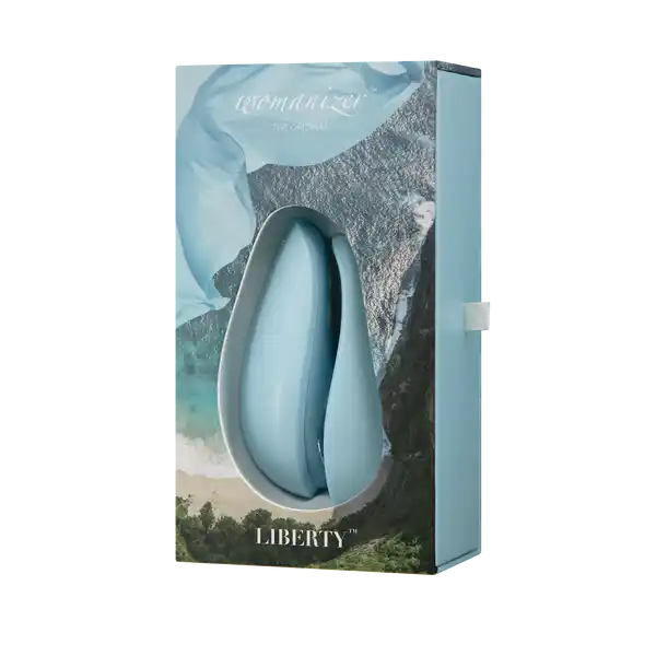 Womanizer Liberty Powder Blue: Цвет: Produktbeschreibung und details Womanizer Liberty ist der perfekte Begleiter fr unterwegs Dank seiner praktischen Verschlusskappe lsst er sich hygienisch transportieren und sorgt mit sechs verschiedenen Intensittsstufen immer und berall fr intensive Hhepunkte Dank seiner geringen Lautstrke ist er uerst diskret und auch das macht ihn zu einer angenehmen Reisebegleitung Selbst wenn der nchste Trip lediglich in die heimische Badewann geht Liberty ist absolut wasserfest und macht auch dieses feuchte Vergngen problemlos mit inkl USBLadekabel mit Magnetstift und Bedienungsanleitung zustzlicher Stimulationsaufsatz Verschlusskappe fr hygienischen Transport wiederaufladbarer LithiumIonenAkku per USBAnschluss Laufzeit ca  Minuten Ladezeit ca  Minuten  Intensittstufen  fr jeden Geschmack berhrungslose Stimulation der Klitoris dank Pleasure Air Technology nahezu geruschlos  wasserdicht Material ABS Silikon phtalatfrei Mae BTH ca      cm Gewicht ca  g Farbe Hellblau Anwendung und Gebrauch Ladekabel nur ber USB an Computer anschliebar Hinweise zur Elektrogerte und Batterieentsorgung Hinweise zur Entsorgung von Elektrogerten und Batterien httpswwwrossmanndedeserviceundhilfeelektrogesetzbatteriegesetz
https://www.rossmann.de/de/gesundheit-womanizer-liberty-powder-blue/p/4251460611022