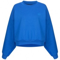 adidas Originals Blue Version Batwing Crew Women Sweatshirt H22826: Цвет: Brand: adidas Material: 97%cotton, 3%elastane Brand logo discreetly embroidered on the left chest classic, subtle adidas stripes on the sides and under the sleeves "520gr" embroidered on the right sleeve Better Cotton – in partnership with the Better Cotton Initiative to improve cotton farming worldwide elastic, ribbed crew neck long bat wings elastic, ribbed cuffs and hem short cut Oversized pleasant wearing comfort NEW, with tags &amp; original packaging
https://www.sportspar.com/adidas-originals-blue-version-batwing-crew-women-sweatshirt-h22826