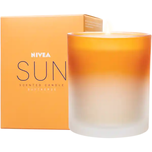 NIVEA Sun Home Duftkerze gro: Цвет: Produktbeschreibung und details Lassen Sie sich umhllen von dem einzigartigen Duft der NIVEA Sonnencreme Belebende Holztne transparente Bltentne und weie Gewrznoten schaffen ein unvergleichliches Erlebnis fr die Sinne Die kstliche Duftkreation mit dem unverwechselbaren Duft der NIVEA SUN Sonnencreme weckt auf Anhieb Erinnerungen an die Leichtigkeit des Sommers Sonnenschein Liebe und pure FreudeOb Sie einen gemtlichen Abend in Ihrem Wohnzimmer verbringen oder im Bad entspannen  die Duftkerze bringt Sommer in Ihr Zuhause und macht es zu einem ganz besonderen Ort Genieen Sie Ihren ganz persnlichen Glcksmoment mit der NIVEA SUN Duftkerze Kontaktdaten Beiersdorf AG Unnastrae   Hamburg wwwniveade     Warnhinweise und wichtige Hinweise Warnhinweise Kerzen nicht unbeaufsichtigt brennen lassen Darf nicht in die Hnde von Kindern gelangen Kerze nur mit hitzebestndiger Unterlage verwenden Berhrung mit der haut vermeiden Bei Hautentzndung oder  ausschlag rztlichen Rat einholen Kann allergische Reaktionen hervorrufen Schdlich fr Wasserorganismen mit langfristiger Wirkung
https://www.rossmann.de/de/haushalt-nivea-sun-home-duftkerze-gross/p/4005900741011