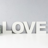 Панно буквы "LOVE" высота букв 20 см, набор 4 детали белый: 
