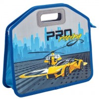 Папка-сумка ЮНЛАНДИЯ, 1 отделение, фетровые ручки, 34х30х11 см, "Proracing", 271632: Цвет: Папка-сумка на молнии с ручками ЮНЛАНДИЯ выполнена из пластика, имеет уплотненные фетром двойные ручки в корпусе, по по краям окантована тканью. Застежка-молния расположена по верхнему краю папки.
: ЮНЛАНДИЯ
: Китай
: Школа
: Папки и сумки для тетрадей, уроков труда
: Папки-сумки с ручками
Практичная широкая папка-сумка на молнии защитит содержимое от замятий и повреждений. Яркая и четкая печать дизайна с двух сторон папки. Застегивается на молнию по верхнему краю. Двойные фетровые ручки способствуют комфортной переноске при большой нагрузке. Прорезиненный материал на дне и по бокам папки создает водонепроницаемый эффект. Размер – 34х30 см, глубина – 11 см. Широкий формат товара позволяет разместить большое количество канцелярских принадлежностей для творчества внутри, в том числе стакан-непроливайку и листы формата А4. Индивидуальная упаковка – полиэтиленовый пакет с европодвесом – сохраняет товар при транспортировке и позволяет удобно разместить его для клиента.