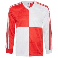 adidas Originals Checker Skateboarding Jersey GR8764: Цвет: https://www.sportspar.com/adidas-originals-checker-skateboarding-jersey-gr8764
Brand: adidas Material: 100% polyester (recycled) Primegreen – high-performance fabric made from recycled materials Brand logo on the V-neck classic Adidas stripes on the sleeves elastic hem and cuffs slightly extended back section All Over Print pleasant wearing comfort NEW, with label &amp; original packaging