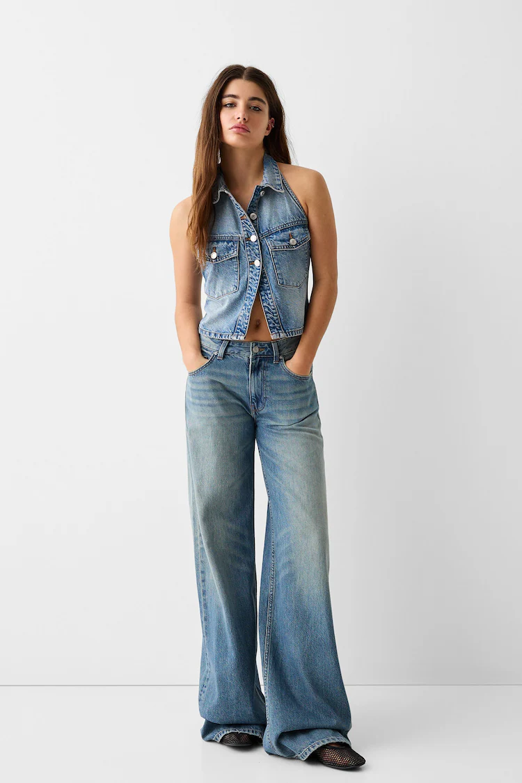 Джинсы Bershka: https://www.bershka.com/de/wide-leg-jeans-c0p152036074.html?colorId=428