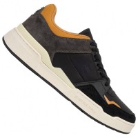 G-STAR RAW ATTACC Low Men Suede Sneakers 2242 040514 BLK-LGRY: Цвет: https://www.sportspar.com/g-star-raw-attacc-low-men-suede-sneakers-2242-040514-blk-lgry
Brand: G-STAR RAW Upper: leather, synthetic Inner material: textile Sole: rubber Brand logo on the tongue, exterior and sole "RAW" lettering as a patch on the heel classic lace closure Upper made of high quality leather with soft suede overlays soft, breathable mesh lining Perforation in the forefoot area for additional ventilation Low-cut, leg ends below the ankle Removable, cushioning insole ensures good wearing comfort and additional support non-slip, non-slip outsole padded entry and tongue extended and stabilized heel area pleasant wearing comfort NEW, with original packaging