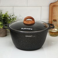 Кастрюля Granit ultra (original), 4 л, d=26 см, h=19 см, стеклянная крышка, антипригарное покрытие, цвет коричневый: Цвет: Кастрюля Kukmara изготовлена из литого алюминия и покрыта ультрапрочным антипригарным покрытием Ultra granit. Оно усилено сверхтвёрдыми минералами, близкими по твёрдости алмазу, и продлевает срок службы посуды более чем в 7 раз. Покрытие позволяет использовать при готовке даже металлические кухонные принадлежности.<b>Особенности</b>Толщина стенок и дна составляет 6 мм. Благодаря этому прочное покрытие исключает деформацию корпуса посуды и гарантирует её долговечность.Экологически безопасное антипригарное покрытие не содержит перфтороктановую кислоту (токсическое вещество, канцероген).Тепло равномерно распределяется по всей поверхности посуды.Для приготовления не нужно использовать много жира.Антипригарное покрытие наносится методом напыления, который гарантирует исключительную стойкость покрытия при эксплуатации.Мелкие царапины и небольшие потёртости на поверхности сковороды не влияют на свойства антипригарного покрытия и долговечность посуды.Продукты не пригорают и сохраняют свой вкус.Подходит для всех типов плит, кроме индукционных.Легко моется. Можно очишать в посудомоечной машине.</li></ul>
Минимальное количество товара к заказу: KUKMARA
ЦВЕТ: Россия
