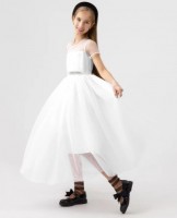 Платье нарядное с пышной юбкой белое Button Blue: Нарядное платье белого цвета с пышной юбкой и верхом из тонкого полупрозрачного материала создаст праздничное настроение для юной принцессы.
