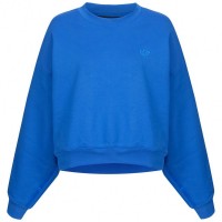 adidas Originals Blue Version Batwing Crew Women Sweatshirt H22826: Цвет: https://www.sportspar.com/adidas-originals-blue-version-batwing-crew-women-sweatshirt-h22826
Brand: adidas Material: 97%cotton, 3%elastane Brand logo discreetly embroidered on the left chest classic, subtle adidas stripes on the sides and under the sleeves "520gr" embroidered on the right sleeve Better Cotton – in partnership with the Better Cotton Initiative to improve cotton farming worldwide elastic, ribbed crew neck long bat wings elastic, ribbed cuffs and hem short cut Oversized pleasant wearing comfort NEW, with tags &amp; original packaging