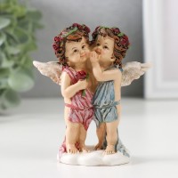 Сувенир полистоун "Два ангела в веночках с розами секретничают" 9х8,5х3,5 см: 