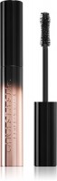 Anastasia Beverly Hills Lash Brag Volumen-Mascara | NOTINO: Zaubern Sie sich beneidenswert lange, volumin?se und sch?n geschwungene Wimpern! Die hochpigmentierte Mascara Anastasia Beverly Hills Lash Brag verleiht den Wimpern maximales Volumen und F?lle.
Das innovative B?rstchen trennt jede einzelne Wimper und h?llt sie in eine tiefschwarze Farbe. Die wasserfeste Formel verschmiert nicht, klumpt nicht und ?berzeugt mit ihrem besonders langen Halt. Nur eine Schicht reicht, um einen dramatischen Wimpern-Look zu erzielen.
Eigenschaften:
verleiht den Wimpern maximales Volumen
l?sst sie sofort sch?n lang und dicht wirken
trennt jede einzelne Wimper
h?llt die Wimpern in tiefschwarze Farbe
ist besonders langanhaltend
hat eine cremige Formel, die nicht klumpt oder schmiert
wurde dermatologisch und ophthalmologisch getestet
Testergebnisse:
Anwendungstest mi 116 Frauen. Testergebnisse:
91 % der Frauen best?tigen, dass ihre Wimpern volumin?ser und l?nger aussehen
89 % der Frauen best?tigen, dass ihre Wimpern f?lliger wirken
89 % der Frauen best?tigen, dass der Mascara besonders langanhaltend ist
92 % der Frauen best?tigen, dass die Formel besonders farbintensiv ist
Wirkstoffe:
Flexible Polymere – verhindern das Klumpen und sorgen f?r einen langen Halt
Feine Mikropigmente – h?llen jede einzelne Wimper in eine tiefschwarze Farbe
Reiswachs und Carnaubawachs - sch?tzt die Wimpern vor unerw?nschten Feuchtigkeitsverlust
Rizinus?l – pflegt die Wimpern intensiv und kr?ftigt sie
Glycerin – spendet extra Feuchtigkeit, macht die Wimpern widerstandsf?higer
Anwendung:
Tragen Sie die Wimperntusche vom Wimpernansatz bis zu den Spitzen in schwungvollen Zick-Zack-Bewegungen auf.