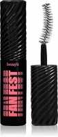 Benefit Fan Fest Fanning & Volumizing Mascara Mini Wimperntusche f?r mehr Volumen und F?lle | NOTINO: Sie wollen Wimpern, die wie wundersch?ne F?cher aussehen? Die Mascara f?r Volumen und dichte Wimpern Benefit Fan Fest Fanning & Volumizing Mascara Mini ist dank ihrer kompakten Verpackung so konzipiert, dass Ihre Wimpern ?berall perfekt aussehen.
Dank der Full-Flex Fiber B?rste mit einer 40°-Kr?mmung reicht sie vom inneren bis zum ?u?eren Augenwinkel, hebt die Wimpern vom Ansatz an und trennt sie gleichm??ig. Sie m?ssen sich keine Sorgen machen, dass sie im Laufe des Tages verschmiert oder br?ckelt. Diese Mascara ist wasser-, feuchtigkeits- und schwei?best?ndig.
Eigenschaften:
MINI-Version der Mascara Benefit Fan Fest Fanning & Volumizing Mascara
sorgt f?r mehr Volumen und vervielfacht optisch die Wimpern ganze 24 Stunden lang
verschmiert nicht, verklebt die Wimpern nicht und br?ckelt nicht
wasser-, feuchtigkeits- und schwei?best?ndig
ophthalmologisch getestet
kompakt
Testergebnisse:
? 119 TeilnehmerInnen des Tests haben die Mascara 1 Woche lang angewendet
92 % der Befragten gaben an, dass die Mascara f?r einen Full-Fan-Effekt sorgt
97 % waren sich einig, dass die Wimpern deutlich definierter aussehen
92 % stimmten zu, dass die Wimpern getrennt aussehen
Inhaltsstoffe:
Provitamin B5 – hilft, die Wimpern zu pflegen
Preiselbeerextrakt – enth?lt n?tzliche Fetts?uren, f?rdert die N?hrstoffversorgung der Wimpern
Reiswachs – hilft, die Wimpern zu definieren und zu trennen, verleiht ihnen langen Halt
Anwendung:
Bewegen Sie die B?rste der Mascara Benefit Fan Fest Fanning & Volumizing Mascara Mini sanft vom Ansatz bis zu den Wimpernenden. Nach Bedarf schichten. Verwenden Sie zum Abschminken ein Reinigungsmittel auf ?lbasis.
