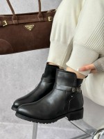 Ботинки: Цвет: Цена штучно: 900? Размеры 36-37-38-39-40-41 Каждая пара в коробке Размер в размер Сезон Зима ?? Качество отличное Размерная сетка 36-23.5см 37-24см 38-24.5см 39-25см 40-25.5см 41-26см Место 27 линия 98 павильон

