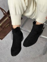 Ботинки: Цвет: Цена штучно: 900? Размеры 36-37-38-39-40-41 Каждая пара в коробке Размер в размер Сезон Зима ?? Качество отличное Размерная сетка 36-23.5см 37-24см 38-24.5см 39-25см 40-25.5см 41-26см Место 27 линия 98 павильон

