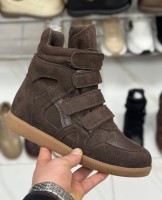 Обувь женская: Цвет: NEW COLLECTION
Размер 36-37-38-39-40-41
*Цена штучно : 900 ?*
каждый пар в коробка они натурально
Качесто отличное
Удобные и стильные
осень весна
каждый пар каропка
размер в размер
Заказ сюда vk.ru/seva3973
