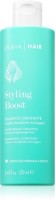PUPA Milano Styling Boost Shampoo Idratante leichtes feuchtigkeitsspendendes Shampoo gegen strapaziertes Haar | Notino: Um Ihr Haar gesund, gl?nzend und vital zu erhalten, ist es wichtig, es richtig zu pflegen. Und das beginnt schon beim regelm??igen Haarewaschen. Das Shampoo PUPA Milano Styling Boost Shampoo Idratante hilft, s?mtliche Schmutzpartikel, den ?bersch?ssigen Talg sowie R?ckst?nde von Styling- und anderen Kosmetikprodukten wirksam aus dem Haar und von der Kopfhaut zu entfernen. Es sorgt f?r ein Gef?hl von Frische und Sauberkeit und bereitet Haar und Kopfhaut ideal auf die weitere Pflege vor, womit es gleichzeitig die Wirkung der darin enthaltenen Wirkstoffe f?rdert.
Eigenschaften:
spendet intensiv Feuchtigkeit
w?scht die Haare und reinigt die Kopfhaut
regeneriert und n?hrt das Haar
st?rkt die Haarfasern
verleiht dem Haar Glanz und Volumen
verringert Haarbruch
wirkt gegen strapaziertes Haar
kr?ftigt die Haarspitzen
Zusammensetzung:
Zitronens?ure – entfernt abgestorbene Hautzellen durch Exfoliation, unterst?tzt die Erneuerung der obersten Hautschicht und tr?gt zu einem ebenm??igen, strahlenden und glatten Hautbild bei
Anwendung:
Tragen Sie eine angemessene Menge Shampoo auf das nasse Haar auf. Sch?umen Sie es auf und sp?len Sie es gr?ndlich aus. Um ein optimales Ergebnis zu erzielen, benutzen Sie ein Haarpflegemittel aus der gleichen Serie.