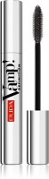 PUPA Milano Vamp! Definition Mascara f?r maximales Volumen | NOTINO: Setzen Sie auf die Macht der Suggestion! Die tiefschwarze Mascara Pupa Vamp! Definition verleiht dem Blick eine starke hypnotische Kraft, der sich niemand entziehen kann. Eine einzelne Schicht reicht, um die Wimpern sofort definierter, l?nger und volumin?ser wirken lassen.
Das flexible Kamm-B?rstchen separiert jede einzelne Wimper und umh?llt sie in einer intensiven Farbe. Die leichte Formel mit pflegenden Wachsen und ?len trocknet die Wimpern nicht aus und h?lt sie wunderbar geschmeidig. Mit einem eindringlichen Blick ziehen Sie jeden in den Bann!
Eigenschaften:
verleiht den Wimpern perfekte Definition
verl?ngert sie und schenkt ihnen traumhaftes Volumen
sorgt f?r einen tollen Schwung
trennt jede einzelne Wimper
umh?llt sie mit einer intensiven, tiefschwarzen Farbe
trocknet die Wimpern nicht aus und macht sie sch?n weich
verschmiert nicht und verklumpt nicht
verursacht keine Irritationen
ideal f?r empfindliche Augen
Wirkstoffe:
Pflegende ?le und Wachse – pflegen die Wimpern, sch?tzt sie vor dem Austrocknen und hinterl?sst sie sch?n flexibel
Spezielle Polymere – umh?llen die Wimpern mit einem leichten Film, sorgen f?r mehr Volumen und L?nge
Tiefschwarze Pigmente – betonen die Wimpern und bringen sie sch?n zur Geltung
wurde ophthalmologisch getestet und eignet sich gut f?r Kontaktlinsentr?ger
Anwendung:
F?r perfekt definierte Wimpern in leichten Zick-zack-Bewegungen vom Wimpernansatz bis zu den Spitzen auftragen.