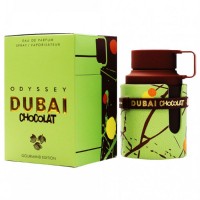 Armaf Odyssey Dubai Chocolate Gourmand Edition,edp., 100ml: Цвет: Описание
Armaf Odyssey Dubai Chocolate Gourmand Edition, унисекс — это насыщенный восточный гурман, вдохновлённый богатством арабской сладкой кухни. Открывается интенсивной троицей кофе, фисташки и пралине, мгновенно задавая тёплое, аппетитное настроение. В сердце раскрывается насыщенное сочетание лесного ореха, кнафе (традиционного ближневосточного десерта) и карамели — сладкое, но с изысканной глубиной. База из бобов тонка и древесного янтаря добавляет аромату мягкости, утончённости и стойкости, оставляя тёплый, обволакивающий шлейф. После нанесения возникает ощущение уюта, праздника и восточной роскоши — как утренний кофе с восточными сладостями в старинном караван-сарае. Идеален для вечернего ношения, особых случаев или просто для тех, кто любит глубокие, чувственные и «вкусные» ароматы.