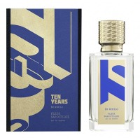 ex nihilo lust in paradise 10 years limited edition 30 ml edp: Цвет: Прекрасная цветочно-древесная композиция Ex Nihilo Fleur Narcotique 10 Years Limited Edition обладает необъяснимой магией. Она завораживает и манит, как роковой и воздушный Наркотический Цветок. Он одурманивает, как и предыдущее одноименное издание 2013 года, авторства Quentin Bisch. Духи посвящены 10-летию культового бренда из Франции.

Пирамида – как взрыв утонченных нот в передозировке. Волшебный букет усыпан капельками росы, выпавшей ранним утром. Воздух пропитан пряной сладостью флердоранжа, цветочной элегантностью пиона и пьянящей терпкостью жасмина. Сочный бергамот придает белым цветам особое очарование, украшенное легкой горчинкой. Медовая мякоть персика привносит глубину.

Цитрусовый личи добавляет объем и эффект сада в период цветения. Бархатный шлейф обволакивает пряным мхом, разноплановой древесиной и волнующим душу мускусным соблазном. Пышный аромат Fleur Narcotique 10 Years Limited Edition от Ex Nihilo вышел в 2023 г., в составе юбилейного трио, изданного ограниченным тиражом. В летнее время этот эликсир освежает и настраивает на позитив.
