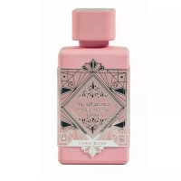 lattafa badee al oud noble blush 100 ml edp: Важная информация: данный товар отправляется из-за рубежа. Пожалуйста, имейте в виду, что сроки могут быть изменены, в том числе из-за таможенных процедур или непредвиденных обстоятельств.
Lattafa Noble Blush — цветочно-фруктовый женский аромат 2024 года, сотканный из нежности, сладости и утончённой элегантности. Его характер — лёгкий, романтичный и обволакивающий, словно нежное прикосновение, оставляющее за собой изысканный шлейф.
Композиция открывается утончённой аккордой rose milk, в которой свежесть лепестков розы переплетается с мягкой кремовой теплотой. В сердце звучит гурманский дуэт безе и миндаля, придающий аромату сладость и воздушность. Финал раскрывается бархатной ванилью, прозрачным мускусом и мягким сандалом, формируя женственный и стойкий след.