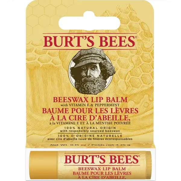 Burt's Bees Lippenpflege Lip Balm Beeswax: Цвет: Produktbeschreibung und details Burts Bees feuchtgkeitsspendender Lippenbalsam pflegt die Lippen und verleiht ihnen ein angenehmes Gefhl Angereichert mit reichhaltigem Bienenwachs und antioxidantienreichem Vitamin E spendet dieser Lippenbalsam trockenen Lippen die notwendige Feuchtigkeit und pflegt sie samtweich Mit einem matten Finish und einer feuchtigkeitsspendenden Textur gleitet dieser beruhigende Lippenbalsam sanft ber die Lippen Durch einen Hauch von Pfefferminzl hinterlsst der Lippenbalsam ein erfrischendes Kribbeln auf Ihren Lippen Fr die Pflege unterwegs stecken Sie den Lippenbalsam ganz einfach in Ihre Tasche oder Ihre Geldbrse Das Original Ein Klassiker der  in den Wldern des USamerikanischen Bundesstaats Maine das Licht der Welt erblickte und seitdem in keiner Hand und Hosentasche fehlen darf enthlt nachhaltig gewonnenes Bienenwachs und feuchtigkeitsspendendes Vitamin E ohne Parabene Mineralle und Mikroplastik  natrlichen Ursprungs Leaping Bunny zertifiziert Kontaktdaten wwwburtsbeesde Anwendung und Gebrauch Tragen Sie den Lippenbalsam grozgig und so oft es Ihnen beliebt auf insbesondere bei trockenen kalten und windigen Wetterbedingungen Inhaltsstoffe Cera Alba Cocos Nucifera l Helianthus Annuus Samenl Mentha Piperita l Lanolin Rosmarinus Officinalis Blattextrakt Rapsl Huile de Colza Glycin Sojal Tocopherol Limonen Linalool Eugenol
https://www.rossmann.de/de/pflege-und-duft-burts-bees-lippenpflege-lip-balm-beeswax/p/0792850140004