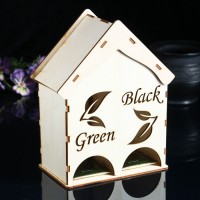 Чайный домик "Green & Black": Цвет: Домашний уют складывается из мелочей. Одной из них может стать короб для хранения чайных пакетиков, который ещё и поддержит порядок на кухне! Украсьте интерьер милым и удобным аксессуаром. Задекорируйте «чайный домик» в технике декупаж или просто покрасьте в любимый цвет и создайте интересную деталь для кухни своими руками.
: Дарим Красиво
: Россия
