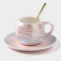 Чайная пара керамическая «Магия», 3 предмета: кружка 260 мл, блюдце d=15,8 см, ложка h=14 см, цвет розовый: Цвет: Чайная пара «Магия» изготовлена из прочной керамики. Такая посуда устойчива к появлению царапин и резким перепадам температур. Благодаря оригинальному дизайну и перламутровому эффекту изделие прекрасно подойдёт в качестве подарка.Можно использовать в СВЧ.
: Китай
