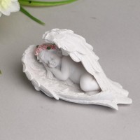 Сувенир полистоун "Белоснежный ангел в розовом веночке спит в крыльях" 5,3х9,5х3 см: 