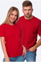 Базовая хлопковая футболка унисекс Happy Fox: Цвет: красный
Однотонная футболка унисекс выполнена из натурального 100% хлопка. Футболка с коротким рукавом в красной расцветке прекрасно подходит мужчинам и женщинам, а также для подростков благодаря широкому размерному ряду. Яркая футболка поможет создать стильный новогодний образ и станет приятным дополнением к подарку на Новый год. 
Парная футболка – отличный вариант для всей семьи и фэмили лука (family look)! 
Подростковая футболка из дышащего трикотажа кулирная гладь приятна к телу и отличается особым комфортом – идеальная летняя одежда. 
Благодаря прямому крою подростковая футболка отлично подходит разным типам фигур, хорошо сидит и не стесняет движений. 
Базовая футболка универсальна, легко комбинируется с разными предметами женского и мужского гардероба. Как женская футболка, она прекрасно сочетается с сарафанами, юбками и комбинезонами. 
А мужчины могут надевать ее с джинсами, брюками, шортами. 
Хлопковая футболка подойдет для занятий спортом, для работы в офисе, для сна и отдыха, домашних дел. 
Трикотажная футболка не боится стирок, надолго сохраняет первоначальный вид и яркость. Вам может подойти эта модель, если вы ищете спортивную мужскую футболку или повседневную футболку для женщин. 
Широкий размерный ряд, есть большие размеры. 
Модель Ирина, рост 167, параметры 88-61-90 см. На ней футболка 44 размера. 
Модель Артем, его рост 172 см, параметры 113-82-100 см. На нем футболка 50 размера.