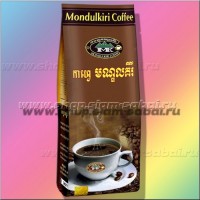 Камбоджийский шоколадный кофе Мондулкири 500 грамм: Цвет: https://shop.siam-sabai.ru/index.php?route=product/product&path=115&product_id=1041
Производитель: Mondulkiri Coffee Модель: Mondulkiri coffee Brown 500gr Наличие: Есть в наличии Вес брутто: 550.00 г

Камбоджийский шоколадный кофе Мондулкири 500 грамм Mondulkiri coffee Brown Молотый камбоджийский кофе бренда Мондулкири средней степени обжарки с неповторимым нежным шоколадным вкусом – упаковка 500 грамм, прямые поставки из Королевства Камбоджа. Состав шоколадного кофе Мондулкири из Камбоджи – арабика 65%, робуста 35%. Кофе Мондулкири с нежным запахом шоколада выращивают и производят в Камбодже, в провинции Mondulkiri.  Тропический климат Камбоджи особо благоприятен для роста кофейных деревьев, зёрна которых имеют ни с чем несравнимый вкус, немного терпкий, с шоколадным ароматом. Попробуйте настоящий камбоджийский кофе с удивительным шоколадным вкусом! Упаковка 500 грамм. Выращено и произведено в Камбодже, кофейный камбоджийский бренд Mondulkiri.