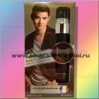 Мужская туалетная вода Марио - тайский парфюм для мужчин: Модель: Mario Maurer Perfume 20ml Наличие: Есть в наличии Вес брутто: 80.00 г

Мужская туалетная вода Марио  Mario Maurer Perfume 20ml Мужская туалетная вода в виде компактного спрея Mario Maurer – мужской аромат номер 1 в Таиланде, производства Тайланд, вдохновителем которого стал тайский очень популярный киноактер Марио Маурер. Мужской парфюм Mario Maurer создан мужчиной для каждого мужчины и олицетворяет автомобильную страсть, уверенность в себе и способность быть самим собой в нашем современном мире. Верхние ноты мужского парфюма Mario Maurer : листья мандарина, лаванда, белый грейпфрут Средние ноты : сладкий базилик, розмарин, бобы тонка Базовые ноты : кедровое дерево, дерево гаяк Спрей Марио имеет стойкий аромат, объем 20 мл.  