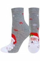 Детские носки Брестские: Цвет: серыймеланж
Новогодние детские носки для мальчика выполнены из пряжи с высоким содержанием хлопка. Серые носки украшены забавным рисунком Дед Мороз – яркая деталь праздничного образа. Мягкая резинка не сдавливает кожу, невероятно удобно облегает ножки. 
Благодаря прикольному рисунку носки сделают любой праздничный образ уникальным и станут отличным подарком на Новый год или Рождество. 
Носки из трикотажа отлично подойдут для осенних и весенних прогулок, зимних посиделок с друзьями, празднования самого сказочного праздника и семейных фотосессий.