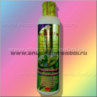 СПА-шампунь Джинда с рисовым молочком: Производитель: Jinda Herb Модель: Jinda Herbal Shampoo SPA Rice Milk 250 ml Наличие: Есть в наличии Вес брутто: 300.00 г

СПА-шампунь Джинда с рисовым молочком Jinda Herbal Shampoo SPA Rice Milk 250 ml СПА шампунь против выпадения волос на основе свежих листьев литсеи, рисового молочка, обогащенный витамином В5 от известного производителя тайской косметики бренда Джинда. Шампунь Джинда с рисовым молочком создан по традиционной травяной формуле и является тайским лечебным проверенным средством, помогающим предотвратить выпадение волос. Объем СПА шампуня Jinda с рисовым молочком 250 мл