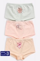 Трусы для девочки 3 шт. Baykar: Цвет: https://happywear.ru/girls/girl-nignee-belio/girl-underwear-for-girls/6670692
Производитель: Baykar
Бренд: Baykar
Страна: Турция
Состав: 95% хлопок, 5% эластан
Цвет: микс

Набор трусов из 3 штук для девочек выполнен из натурального хлопка. Трусы-шортики представлены в пастельных цветах и украшены милым принтом животные. Нижнее белье понравится юной принцессе благодаря мягкому трикотажу и комфортной средней посадке.
Трусы-шортики выполнены из легкой хлопковой ткани. Благодаря эластану в составе они отлично тянутся и не сковывают движений. Тонкая ткань делает шортики незаметными под школьной формой и любой другой одеждой. Трикотажные детские трусики выдерживают многочисленные стирки, сохраняя форму и цвет.
Аккуратные плоские швы не ощущаются на теле в течение активных будней, а эластичная резинка не сдавливает кожу. Мягкие повседневные трусики отлично садятся по фигуре и не жмут.
Комплект нижнего белья из трикотажа из 3 шт. идеален для повседневных прогулок, школы, детского сада, отдыха и сна, занятий спортом в секциях и на уроках физкультуры, танцев и активных игр.
Широкий размерный ряд позволяет подобрать трусы для девочек от 1 года до 10 лет.