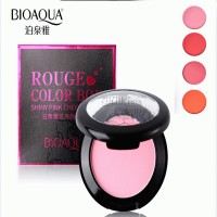 Румяна Rouge Color Box: Нежная, как шелк, текстура позволяет легко и равномерно нанести румяна, придавая лицу свежий и светящийся вид, блеск глазам и настроение образу. Румянец скроет следы усталости и подчеркнет изящную форму лица. В комплекте идет кисточка для нанесения румян и компактное зеркало #01 Пыльца персика #03 розовый Выбранный цвет указывайте в комментарии к заказу. Состав: Тальк, Слюда, глицерин, Токоферол(витамин Е) Способ применения:  румяна следует нанести на кисть, стряхнуть излишки, после чего мягкими короткими движениями положить их на нужную область полупрозрачными слоями. Объем:  5гр.