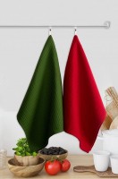 Набор вафельных полотенец с петельками 2шт Happy Fox Home: Цвет: бордовый.зеленый
Стильный набор полотенец с петельками в бордовом и зеленом цвете непременно украсит вашу кухню! Комплект полотенец выполнен из натурального 100% хлопка, ткань вафельное полотно.
В набор текстильных полотенец входят два полотенца с петелькой, их удобно вешать на крючки.
Хлопковое однотонное полотенце прекрасно впитывает влагу, мягко соприкасается с поверхностью, не царапая и не оставляя следов и ворсинок. Вафельное полотно повышенной плотности 240 г/м2 позволяет сохранять форму после многочисленных стирок.
Вафельные полотенца имеют размер 70x45. Полотенца станут ярким акцентом для кухни, выполненной в спокойных тонах, подойдут в качестве новогоднего декора.
Полотенца можно использовать не только по прямому назначению, но и в качестве прихватки, салфетки.  Кухонный текстиль всегда пригодится и дома, и на даче. Комплект полотенец – отличный подарок на Новый год или Рождество.
Вам может подойти этот товар, если вы ищете полотенце вишневого, красного или болотного цвета.