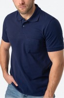 Мужская футболка поло Happy Fox: Цвет: джинсовый
Синяя футболка поло для мужчин – сочетание стиля и комфорта на каждый день.  Однотонное поло выполнено из натурального 100% хлопка, ткань кулирная гладь. Мужская футболка дополнена карманом на груди и отложным воротником.
Легкий трикотаж отлично пропускает воздух, поэтому поло идеально для летних, теплых весенних и осенних дней.
Трикотажная кофта в цвете индиго дополнена пуговицами, акцентным отложным воротником и эластичными манжетами, которые не дают рукавам задираться. Свободный крой не стесняет движений и позволяет парню сохранять привычный ритм жизни. 
Джинсовая футболка отлично впишется в образ в стиле smart casual (смарт кэжуал). Тенниска подойдет для лета, весны и осени, а в холодные зимние дни ее можно дополнить свитером. Хлопковая футболка с коротким рукавом идеальна для отдыха, поездок и путешествий. 
Модель Артем, его рост 172 см, параметры 113-82-100. На нем поло 50 размера.