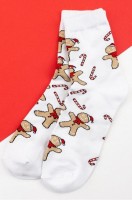 Женские носки Kaftan: Цвет: печенька,белый
Женские носки с новогодним рисунком выполнены из нежного хлопка. Носочки для женщин представлены в белом цвете и украшены рисунком пряничный человечек. Высокие носки отлично подходят для празднования Нового года и Рождества, прогулок в прохладную погоду. 
Демисезонные носки выполнены из нежной хлопковой пряжи. Благодаря полиамиду и эластану в составе они отлично тянутся и сохраняют форму и цвет даже после частых стирок.
Трикотажные носки нежно облегают ноги и не сползают при активных движениях благодаря плотной вязке. Эластичная резинка не сдавливает кожу и не ощущается в течение дня, а милый принт поднимает настроение и создает уютную праздничную атмосферу. Благодаря классической высоте носочки комфортны под любой одеждой.
Длинные носки из трикотажа подойдут для зимних и осенних дней. Они идеальны для дома, поездок и семейных тематических фотосессий. Такие носочки помогут сделать стильный акцент в любом образе. Белые новогодние носки станут отличным дополнением к подарку на праздник.