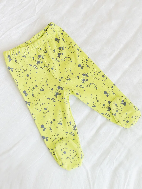 Ползунки Batik 62 р-р: Ползунки для новорожденных желтые трикотажные с закрытым носочком и принтом. Резинка в поясе.