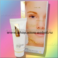 Крем для лица и век против мимических морщин Smooth E Gold: Модель: Smooth E Baby Face Gold cream 12 gramm Наличие: Есть в наличии Вес брутто: 40.00 г

Крем для лица и век против мимических морщин Smooth E Gold Smooth E Baby Face Gold anti-aging advanced skin recovery cream 12 gramm Крем против старения кожи лица с дополнительным устранением морщинок под нижним веком – это золотое омолаживающее усовершенствованное средство для антивозрастного восстановления кожи от известного производителя качественной косметики бренда Smooth E. Крем создан по особой усовершенствованной формуле, позволяющей одновременно бороться с мимическими морщинами в области носогубной складки и морщинками под глазами, возникающими при улыбке – ведь именно область под нижним веком имеет очень нежную тонкую кожу, подверженную преждевременному старению, и в то же время данный участок кожи на лице не позволяет сделать в этом месте инъекцию ботокса для разглаживания складочек. В составе золотого крема для лица и век против морщин – морской коллагеновый комплекс, натуральный витамин Е, экстракт алое вера и масло ночной примулы. Мульти действия крема для лица и век против мимических морщин Smooth E Gold: Уникальное действие уменьшения имеющихся морщин и заломов на коже в области нижнего века , то есть под глазами Разглаживание и п редотвращение появления новых морщин на лбу Наполнение носогубной складки эластином и коллагеном, восстановление тургора и упругости кожи в области носогубки Подтягивание овала лица и лицевого контура, устранение впалости и дряблости щек Объем крема для лица и век Smooth E Gold 12 грамм. Произведено в Австралии.  