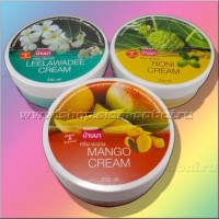 Фруктовый уход за кожей: Производитель Banna Модель FruitCream  Наличие Есть в наличии Вес брутто  г  Фруктовый уход за кожей Ананасовый крем Манго крем крем с Франжипани Нони и другие ароматы Питательный густой крем для лица и для тела с экстрактом тайских цветов и фруктов  с очень аппетитным тропическим ароматом Фруктовый крем для тела содержит ферменты и фруктовые кислоты стимулирующие процессы обновления клеток питает и увлажняет кожу Крем для тела Фруктовый уход подходит для любого типа кожи Вес  мл произведено в Таиланде Тропические фруктовые кремы для лица и для  тела  на Ваш выбор Крем с экстрактом Нони  омолаживающее и осветляющее кожу действия устранение пигментации и следов от прыщиков или шрамов Крем Манго  богат витаминами тонизирует кожу сужает поры Крем Франжипани  Франжипани  это экзотическое дерево растущее в Таиланде  с очень красивыми цветами с дивным и чарующим ароматом очень чувственным и провоцирующим Ананасовый крем    содержит ферменты стимулирующие обновление клеток кожи Крем Мангостин   антиоксидантное и противовоспалительные свойства снимает раздражение кожи уменьшает симтомы аллергии Крем Кокос  идеальный крем для ухода за сухой кожей лица и тела отличное средство после загара снимает шелушение и раздражение с самой чувствительной кожи Крем Алое Вера  глубокое увлажнение кожи способствует заживлению ранок и микротрещин Шоколадный крем для уходя за кожей лица и тела с аппетитным кофейношоколадным ароматом Орхидея  увлажняющий крем с нежным цветочным чувственным ароматом Сиамская роза  крем с благородным цветочным ароматом Крем с маслом Жожоба для сухой и обезвоженной кожи И появились новинки ароматов крема для тела Лемограсс Лаванда Авокадо Клубника